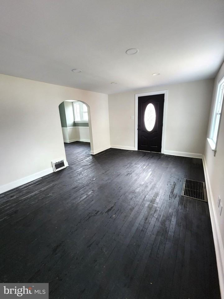 506 N Shipley St - Photo 2 of 23