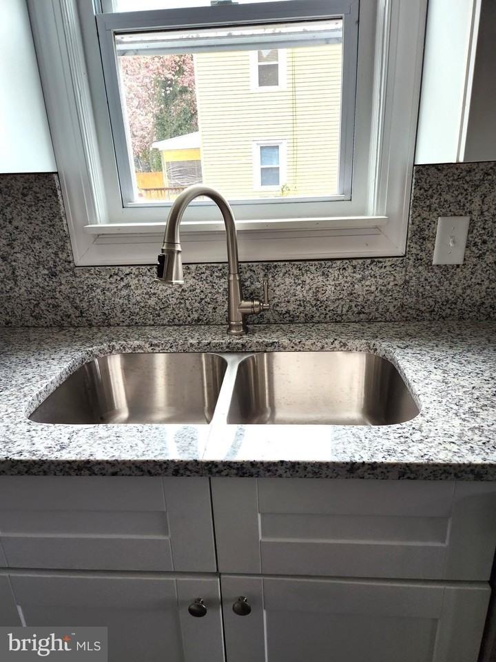 506 N Shipley St - Photo 5 of 23