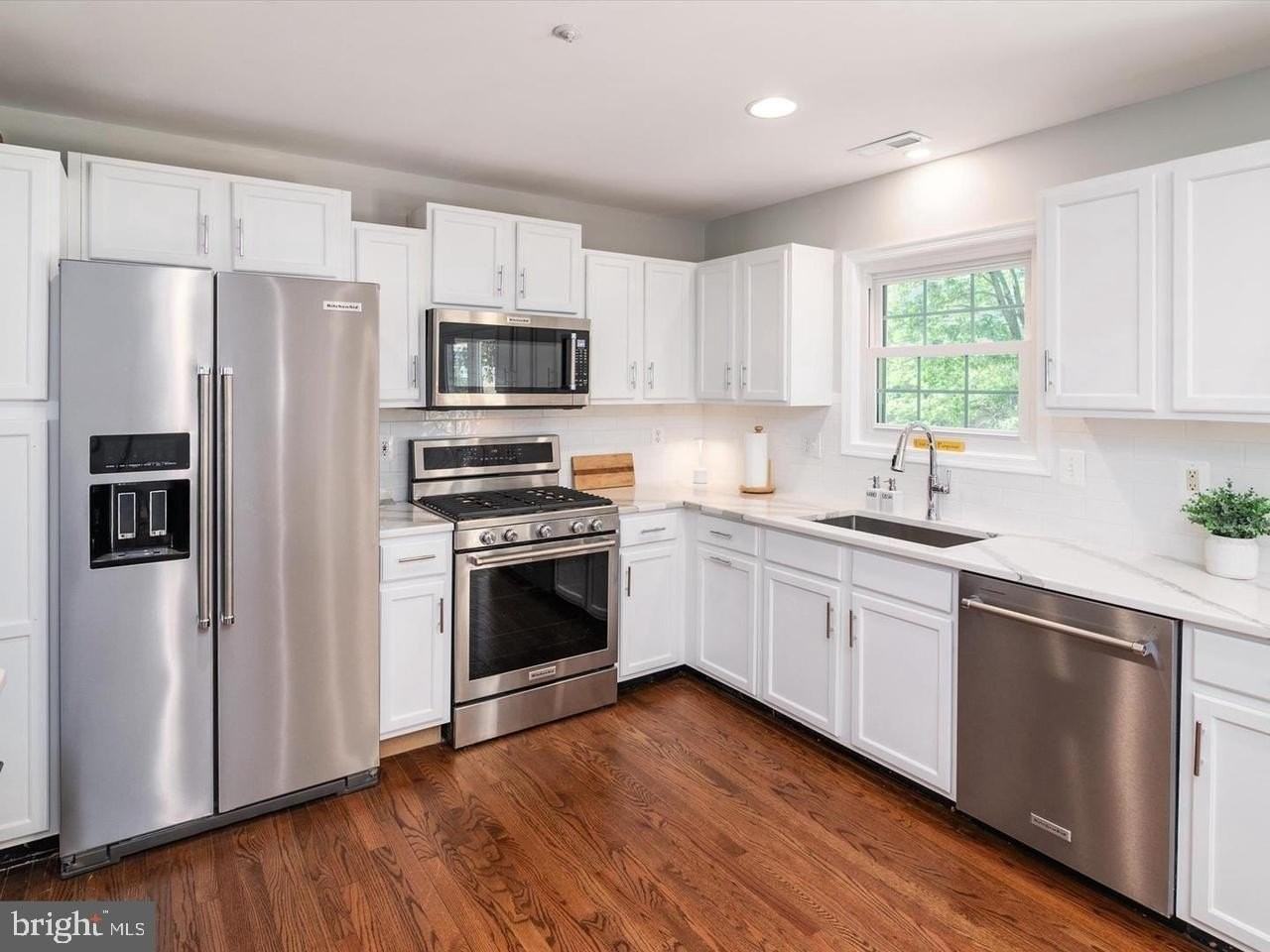 731 Pine Valley Dr - Photo 6 of 35