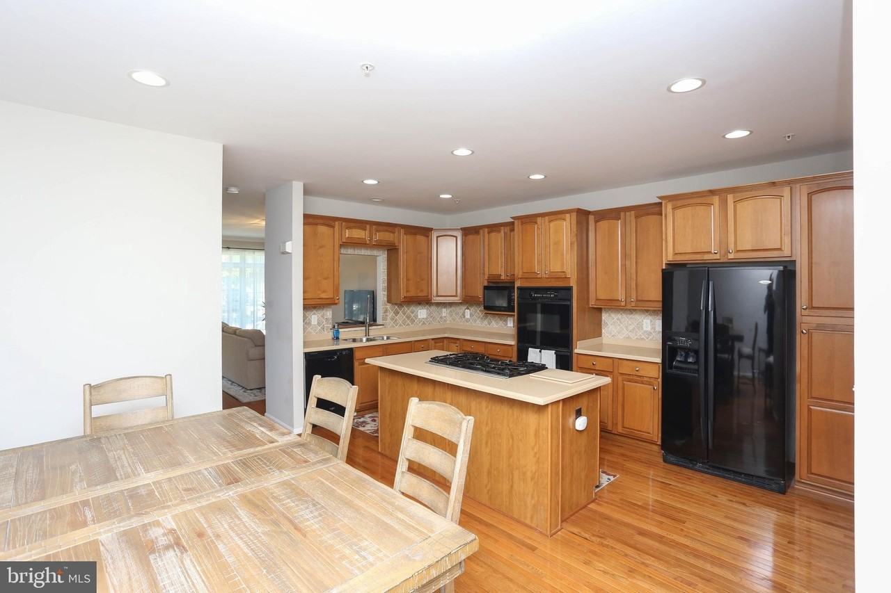 2425 Killarney Ter - Photo 5 of 14