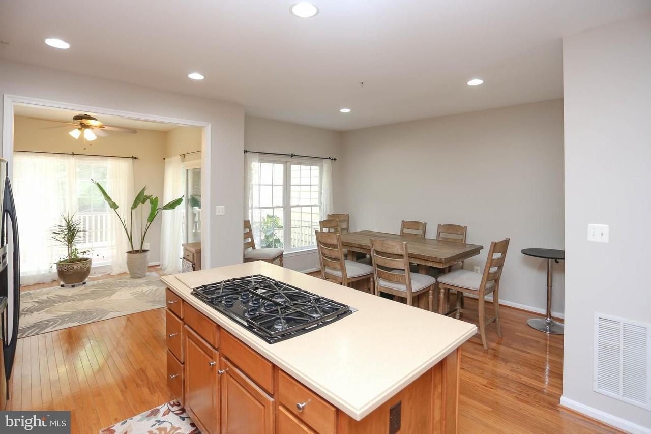 2425 Killarney Ter - Photo 6 of 14
