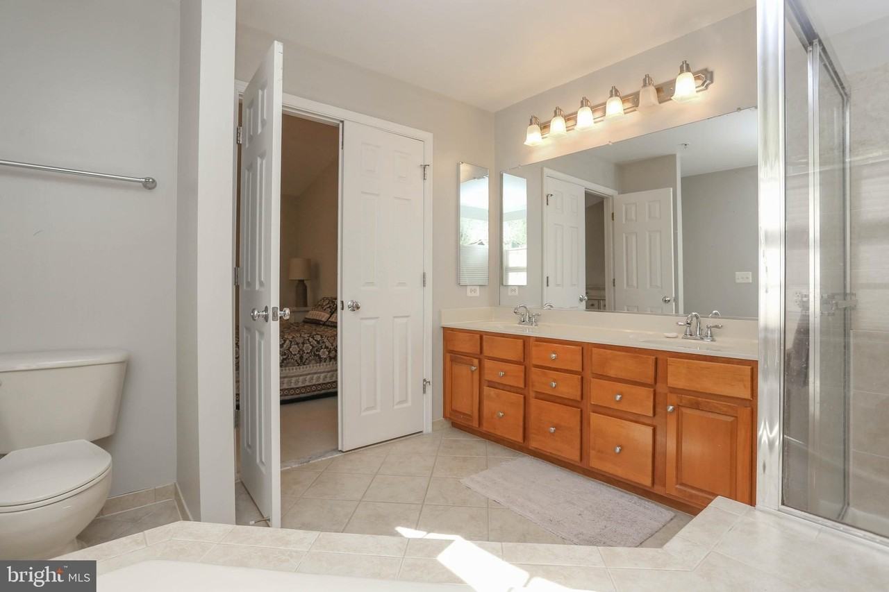 2425 Killarney Ter - Photo 7 of 14