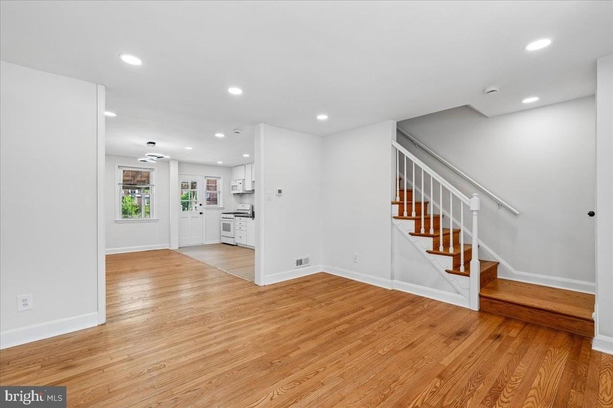1612 Hardwick Rd - Photo 6 of 35