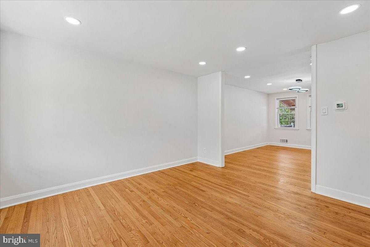 1612 Hardwick Rd - Photo 7 of 35