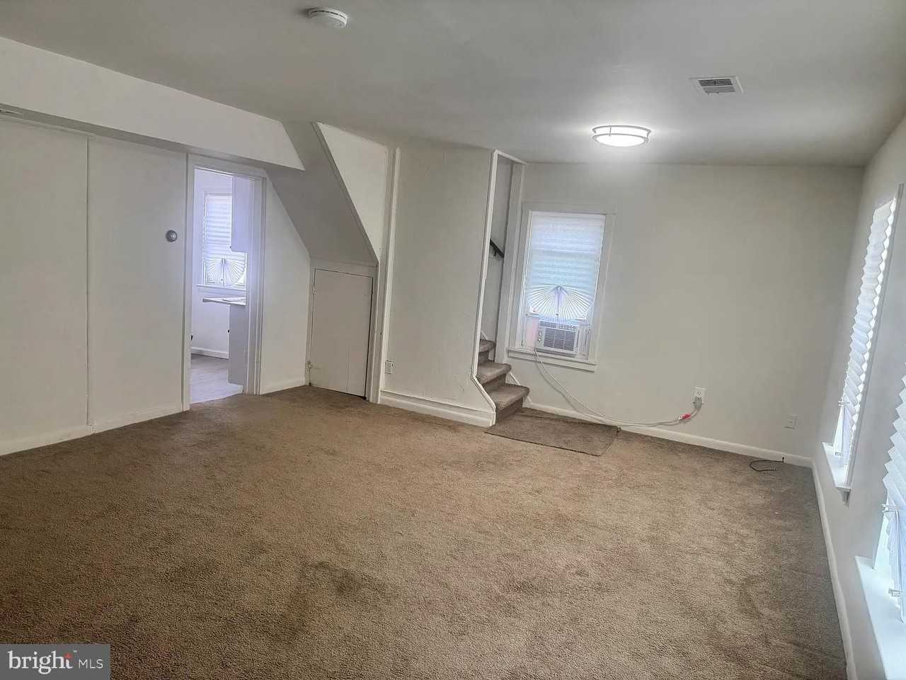 7267 Benedict Ave - Photo 7 of 10