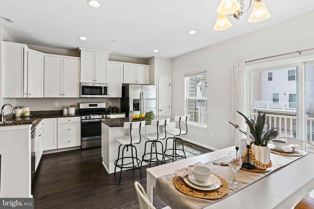 7610 Golden Slumber Ln - Photo 7 of 40