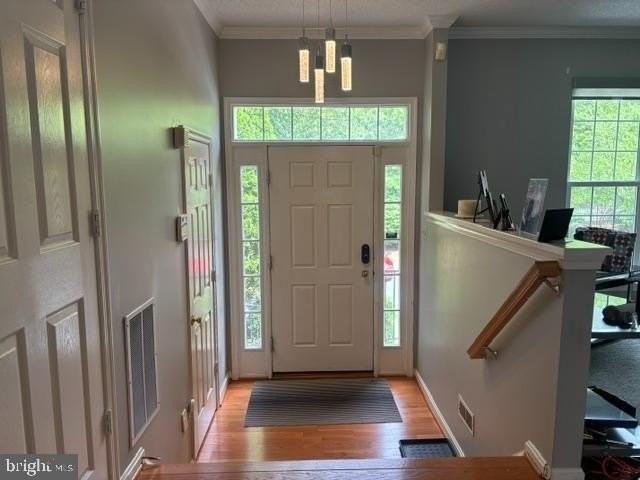 10148 Vanderbilt Cir - Photo 3 of 29