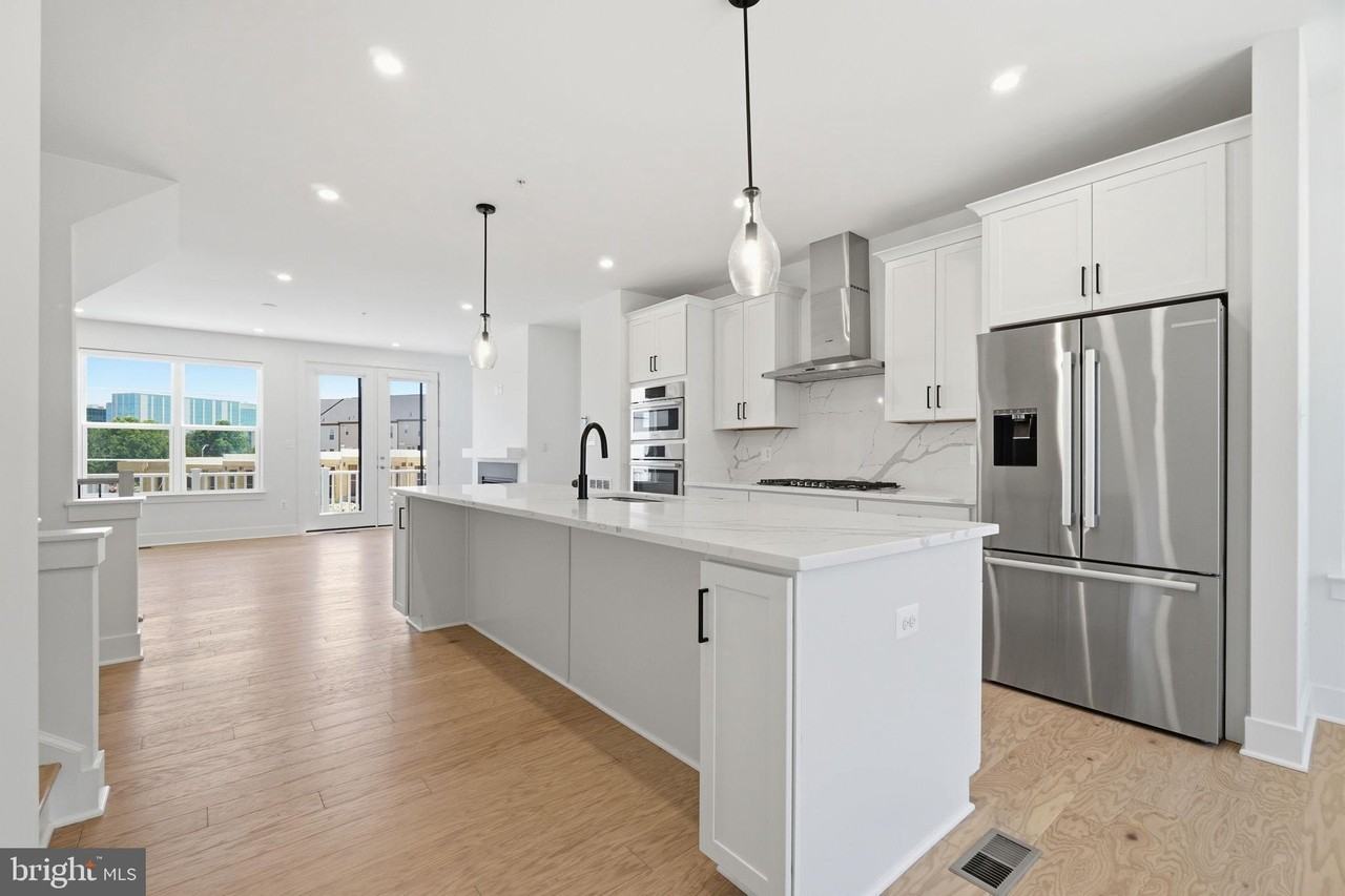 10235 Dalmatian St - Photo 7 of 25
