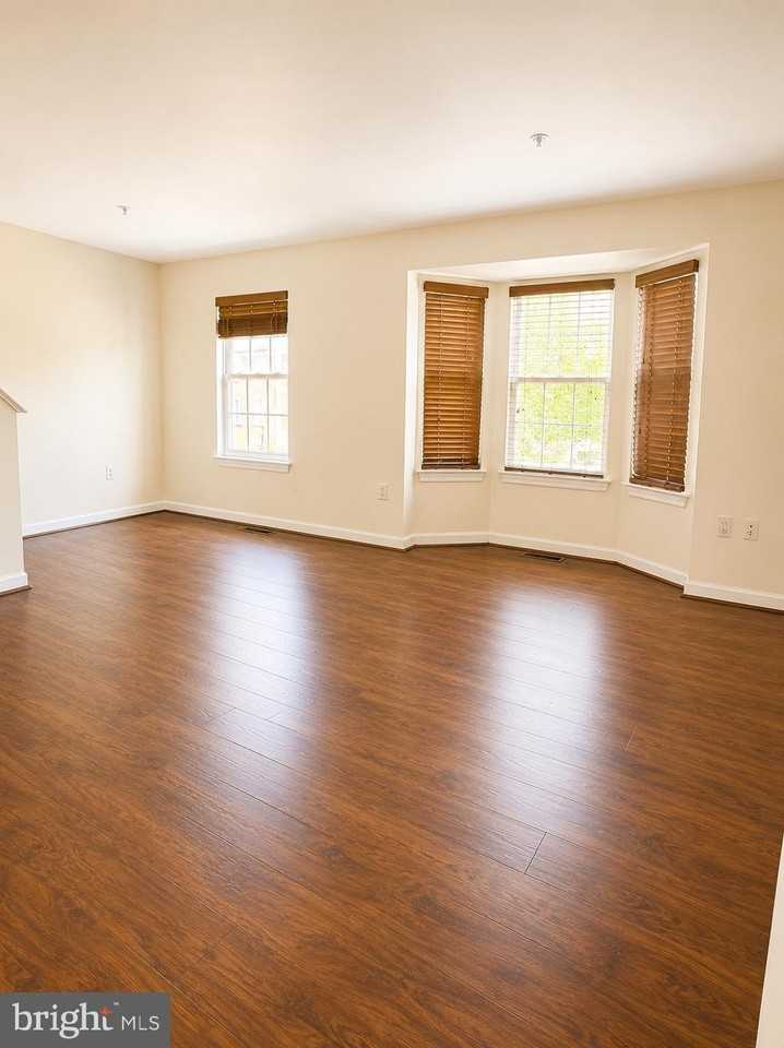 8809 Francisco Ct - Photo 5 of 19