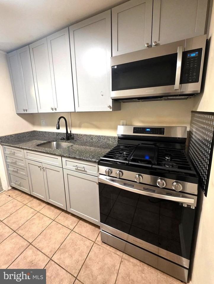 7320 Donnell Pl #B - Photo 4 of 10