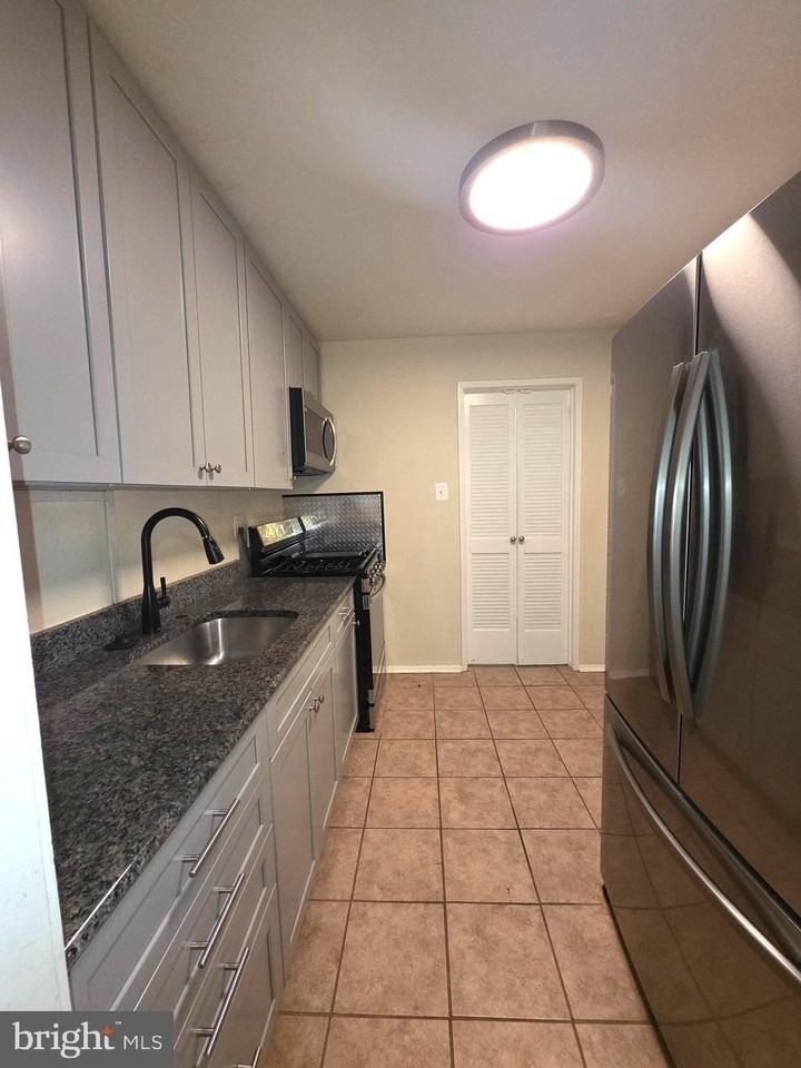 7320 Donnell Pl #B - Photo 5 of 10