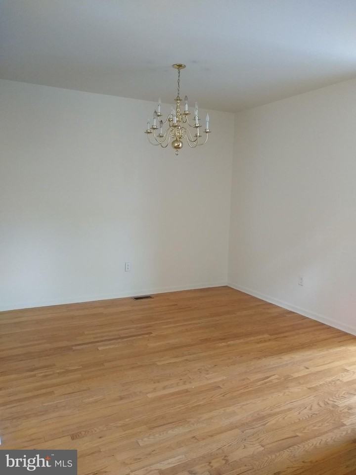 19 Wordsworth Ct - Photo 4 of 15