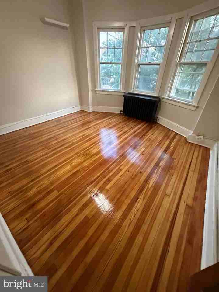 220 Virginia Ave - Photo 5 of 11