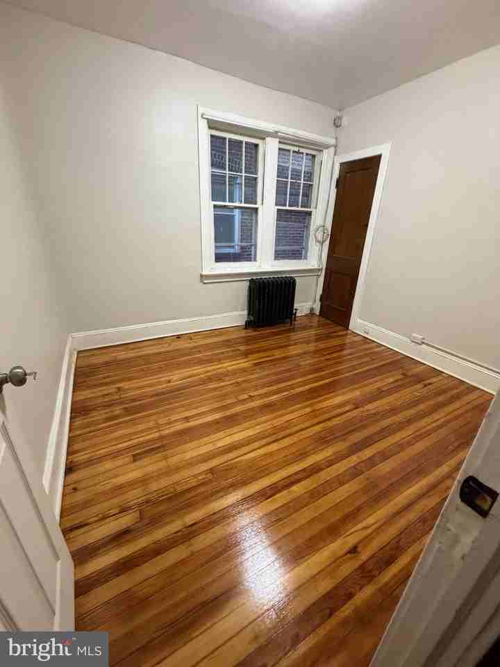 220 Virginia Ave - Photo 7 of 11