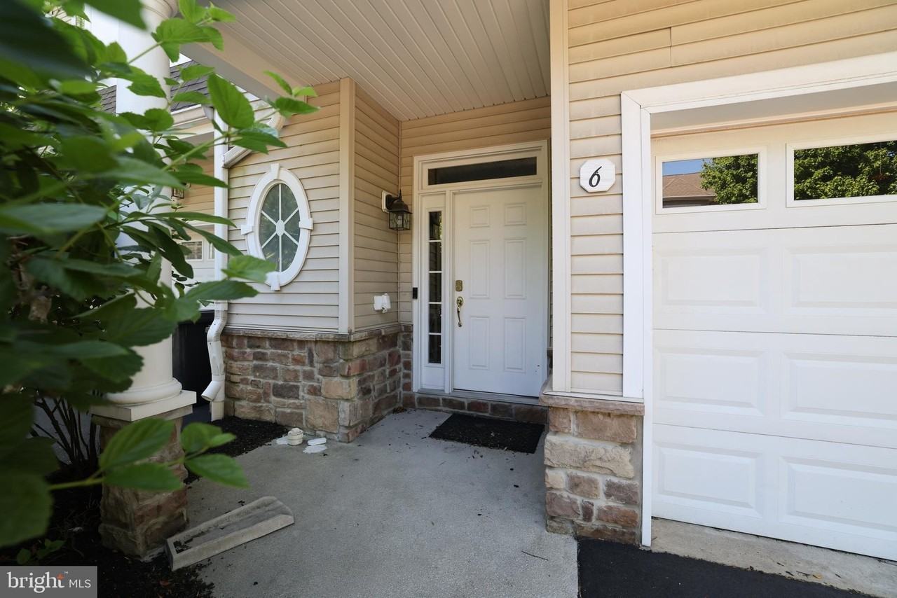 6 Ocean Breeze Ct - Photo 2 of 44