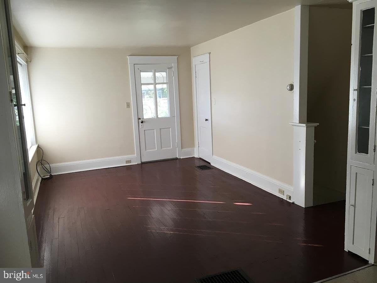 6 Olive St - Photo 3 of 10