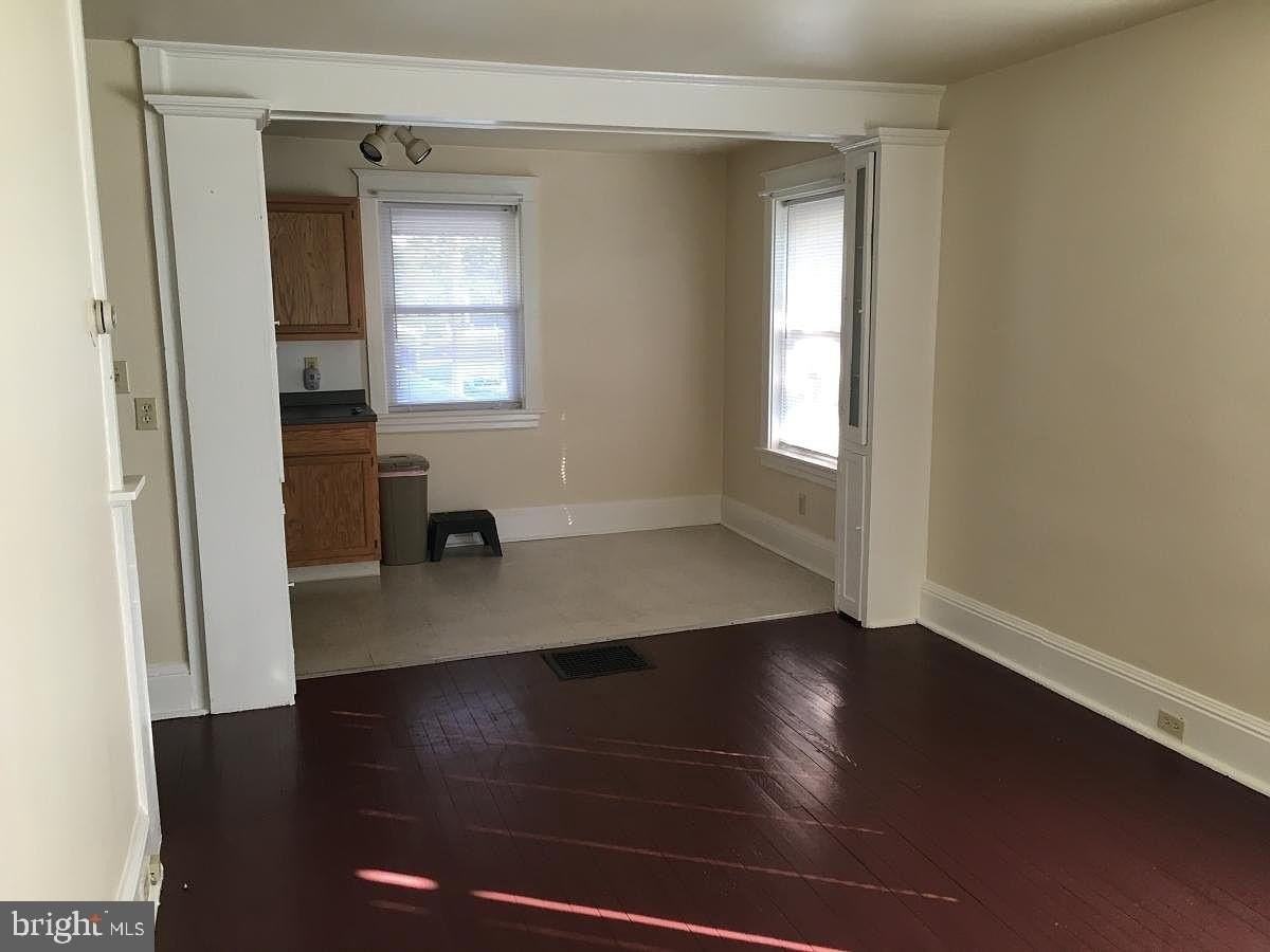 6 Olive St - Photo 5 of 10