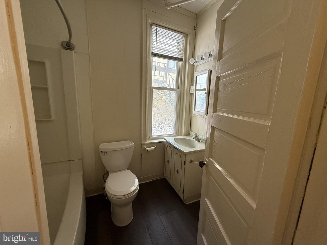 232 Walnut St #1W - Photo 7 of 10