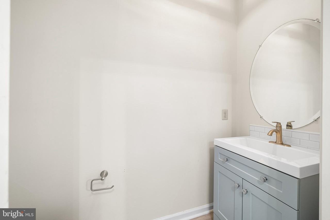 447 Fort Hill Cir - Photo 3 of 25