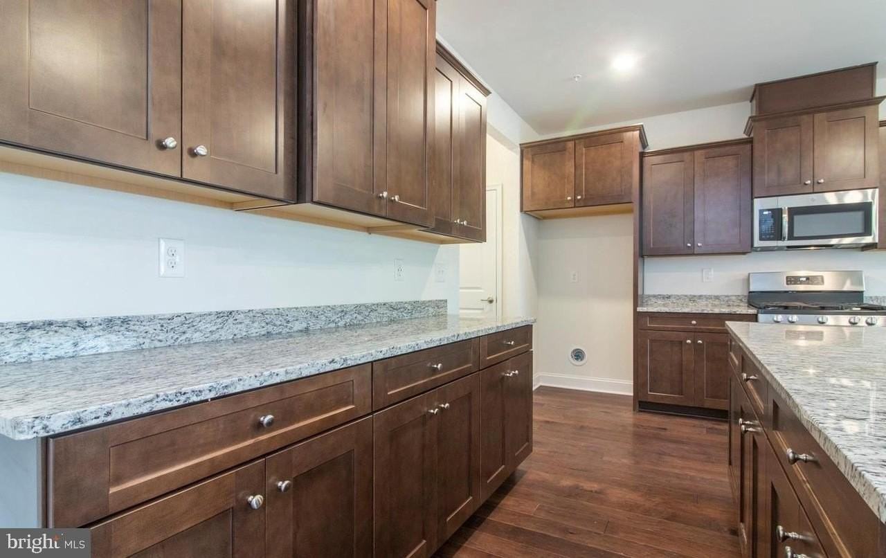 128 Golden Vale Dr - Photo 2 of 16