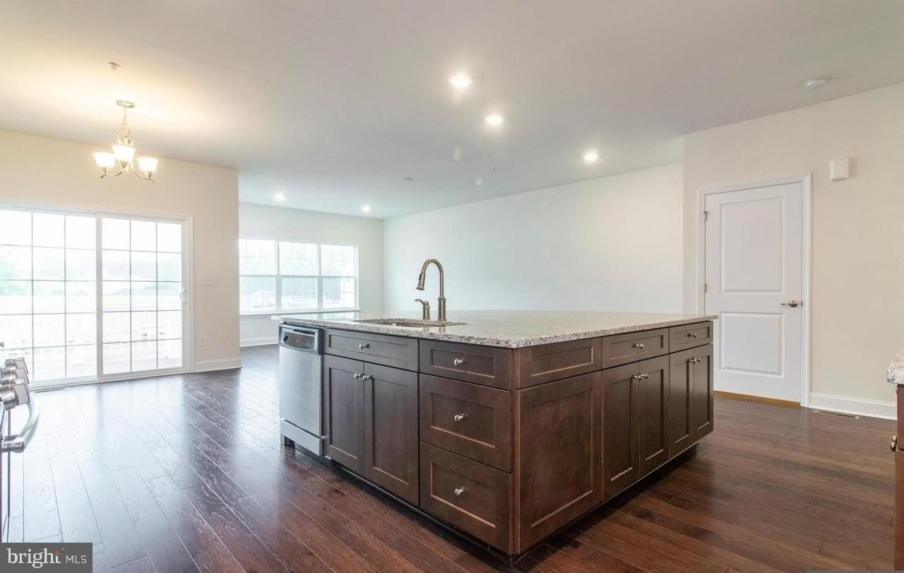 128 Golden Vale Dr - Photo 4 of 16