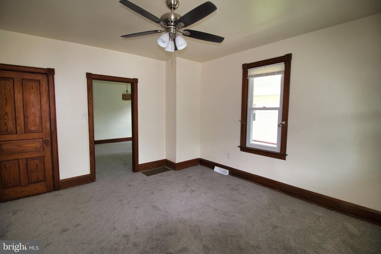 143 Green St - Photo 4 of 13