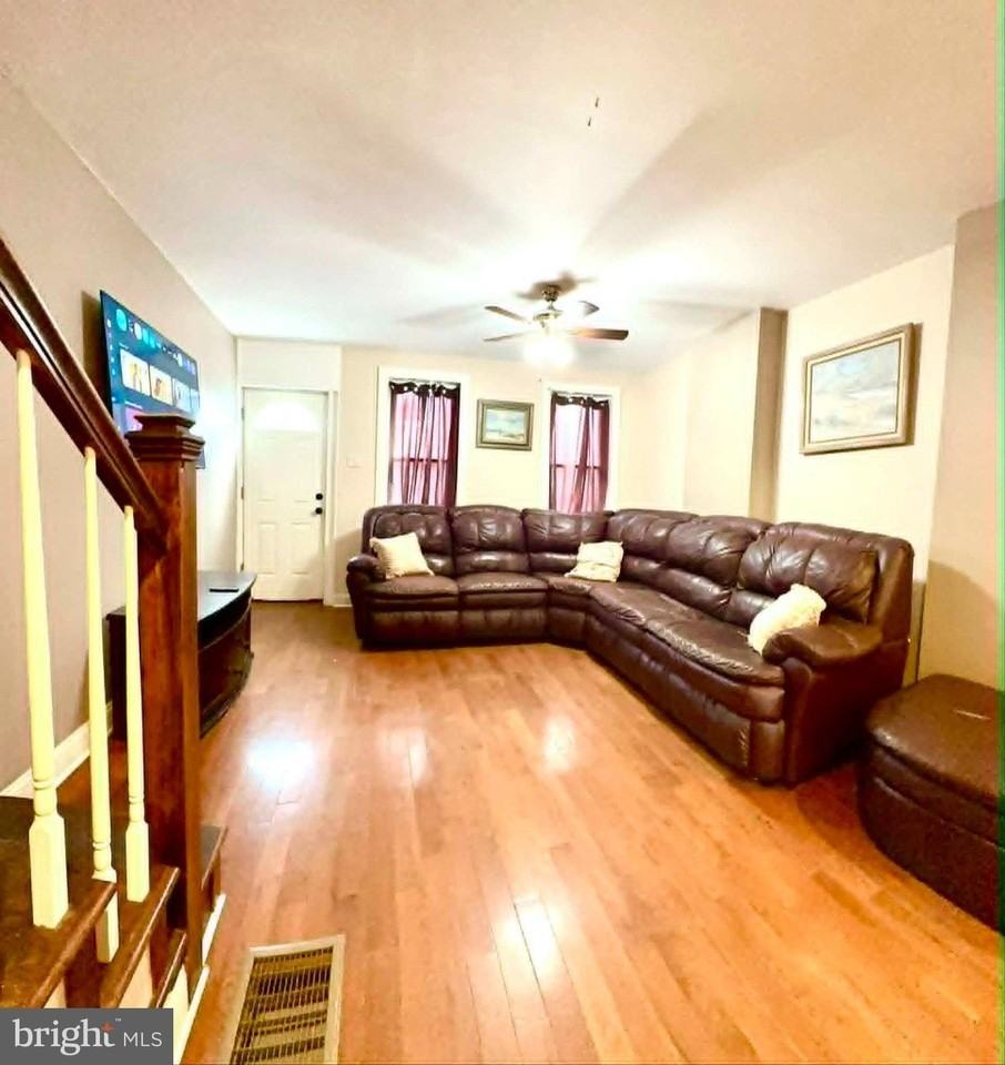 1209 Peters St - Photo 2 of 11