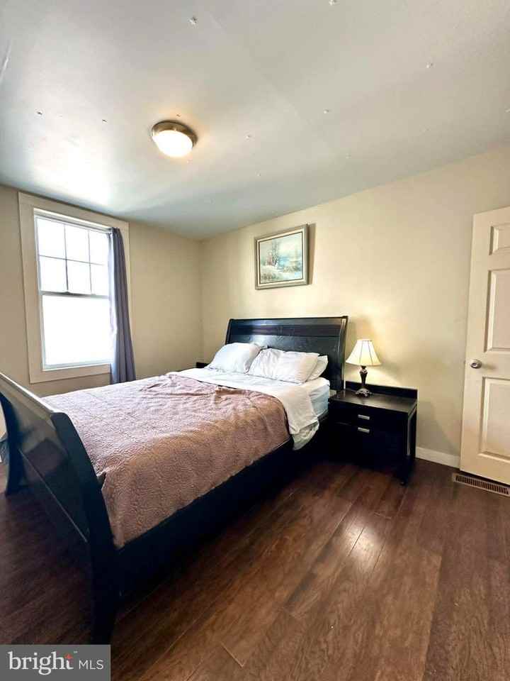 1209 Peters St - Photo 7 of 12
