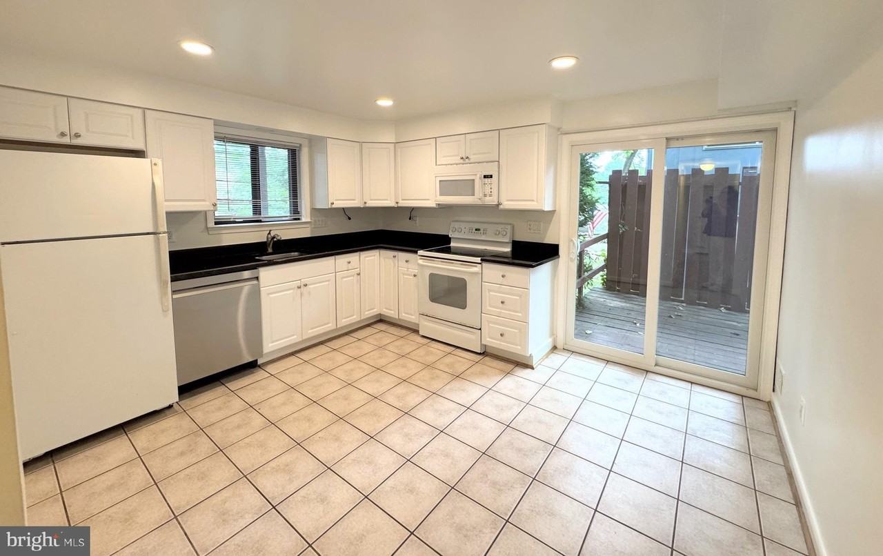 6344 12th St N - Photo 6 of 28