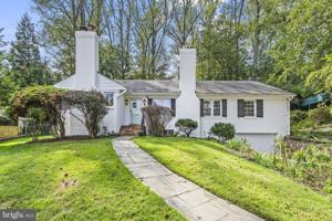 featured image of 3548 N Valley St
