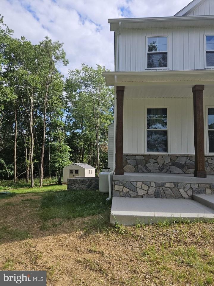 4825 Stonefield Ln - Photo 3 of 16