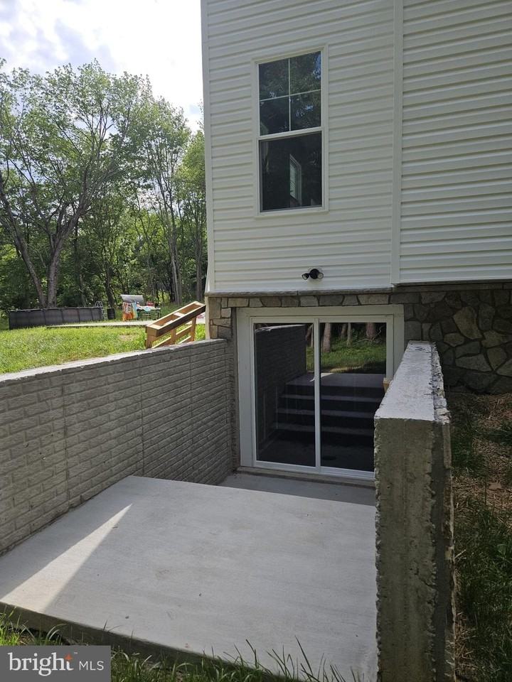 4825 Stonefield Ln - Photo 4 of 16