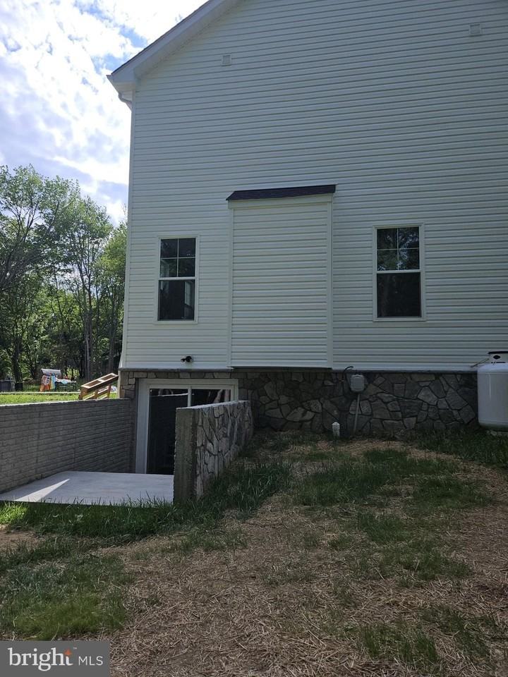 4825 Stonefield Ln - Photo 6 of 16