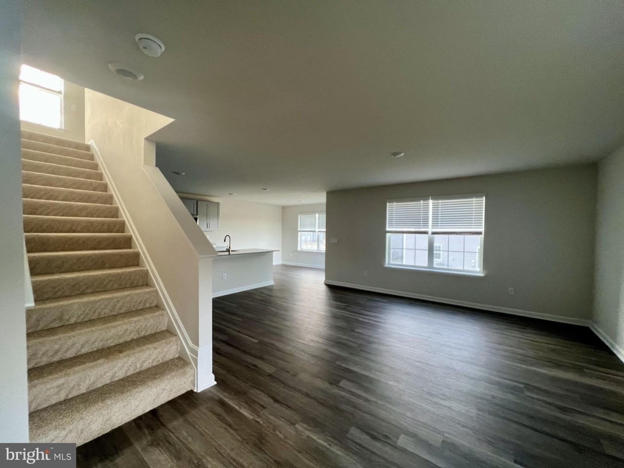 141 Charing Cross Dr - Photo 4 of 13