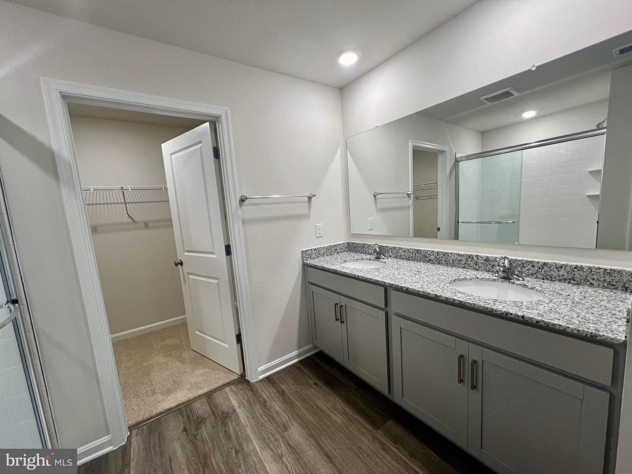 141 Charing Cross Dr - Photo 7 of 13