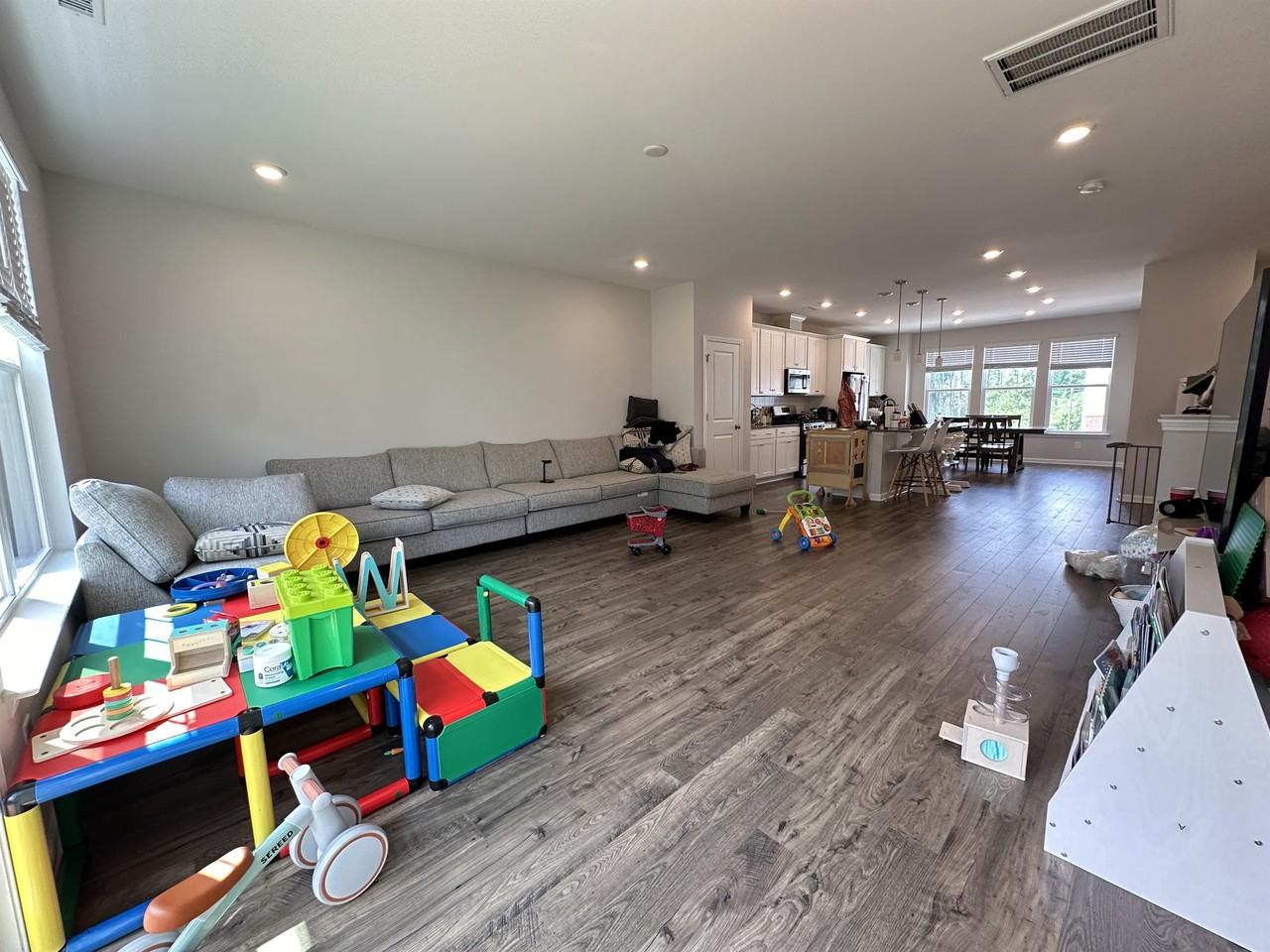 1002 Manorhaven Dr #1 - Photo 2 of 10