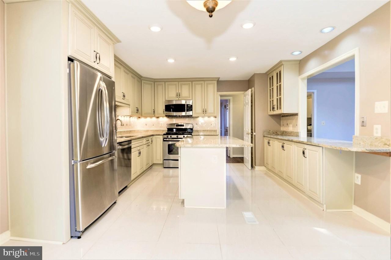 10322 Dunn Meadow Rd - Photo 3 of 45