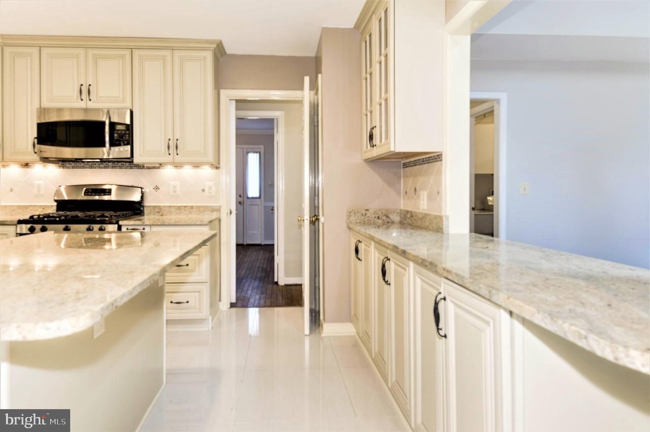 10322 Dunn Meadow Rd - Photo 5 of 45