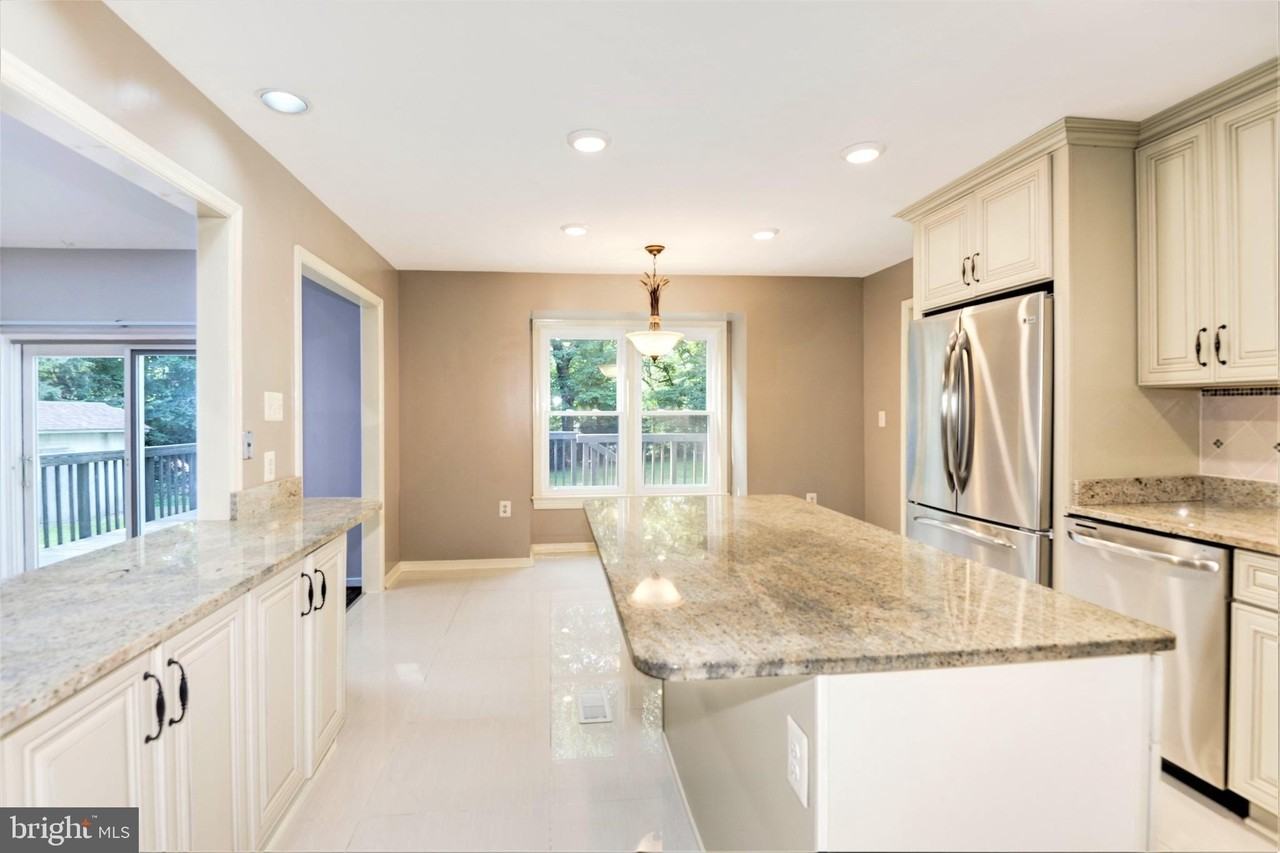 10322 Dunn Meadow Rd - Photo 6 of 45