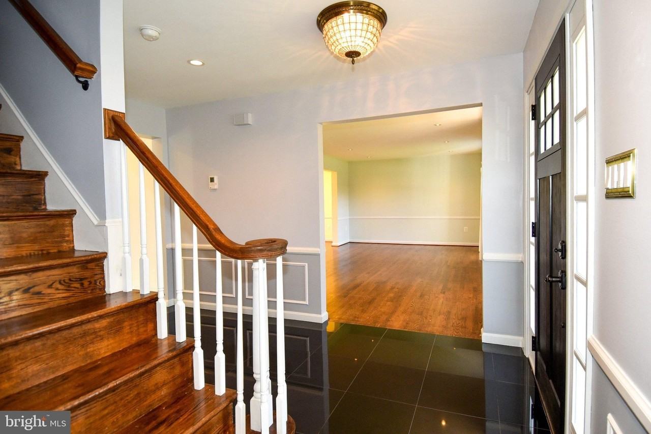 9309 Reef Ct - Photo 7 of 50