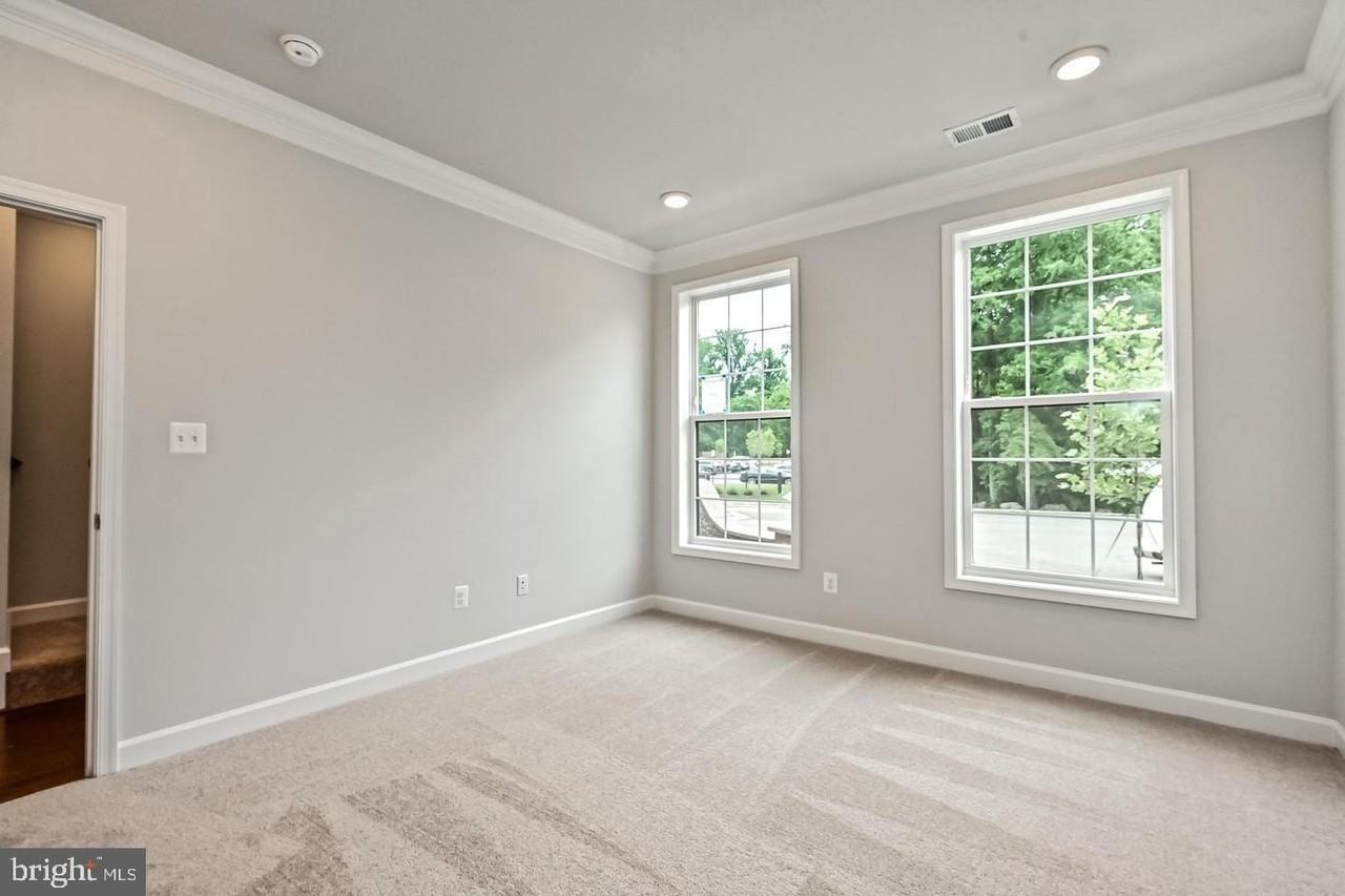 4404 Fair Lakes Ct - Photo 6 of 49