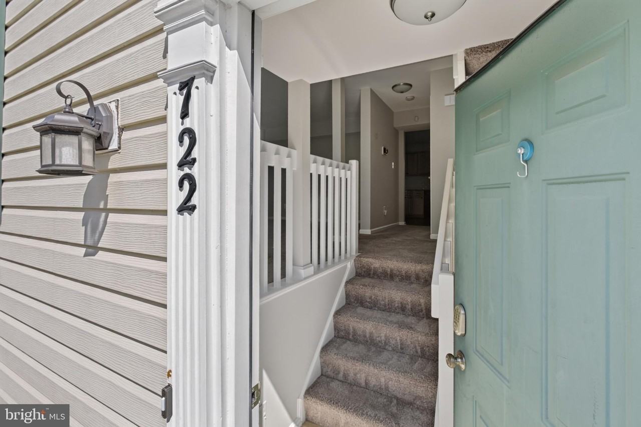 722 Hetzel Ter Se - Photo 2 of 36