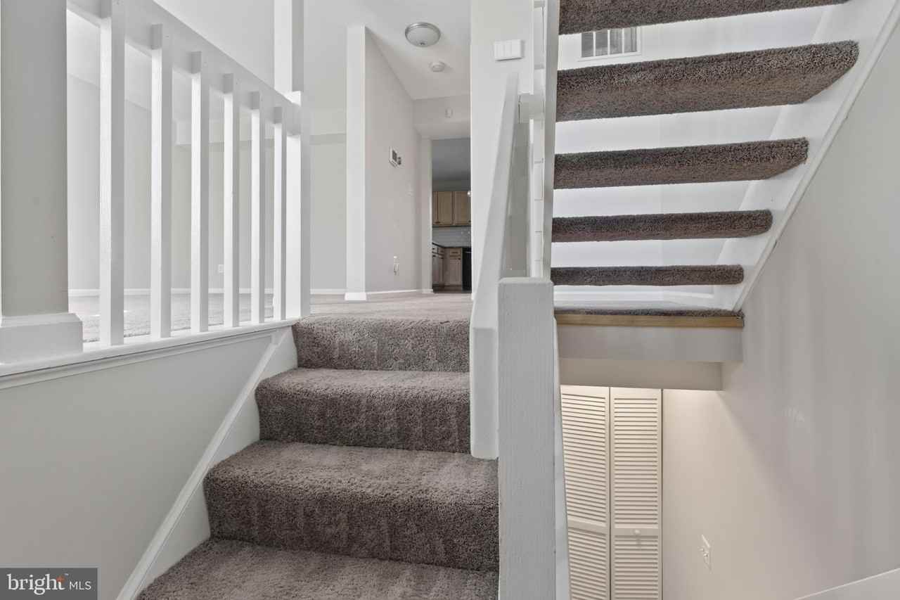 722 Hetzel Ter Se - Photo 3 of 36