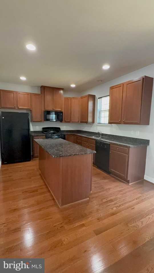 2618 Glenriver Way - Photo 4 of 17