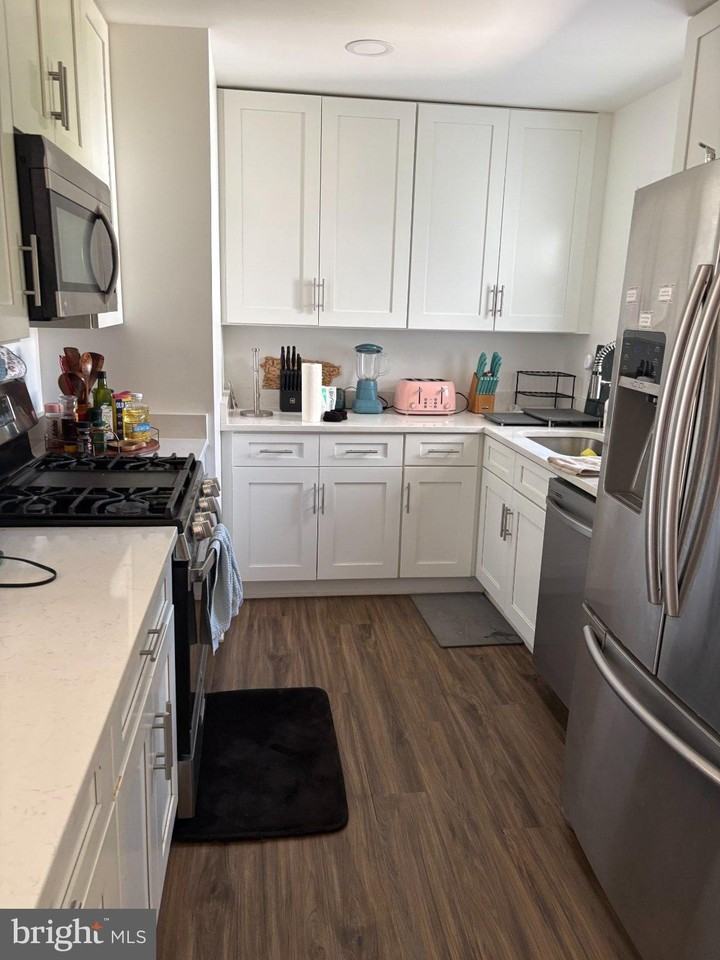 9802 Lomond Dr - Photo 4 of 29
