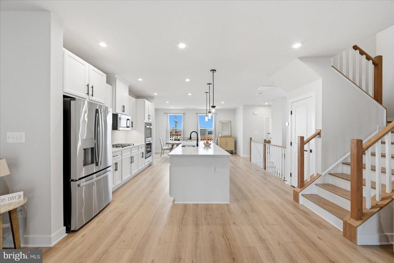 1612 Kirkman St - Photo 2 of 32