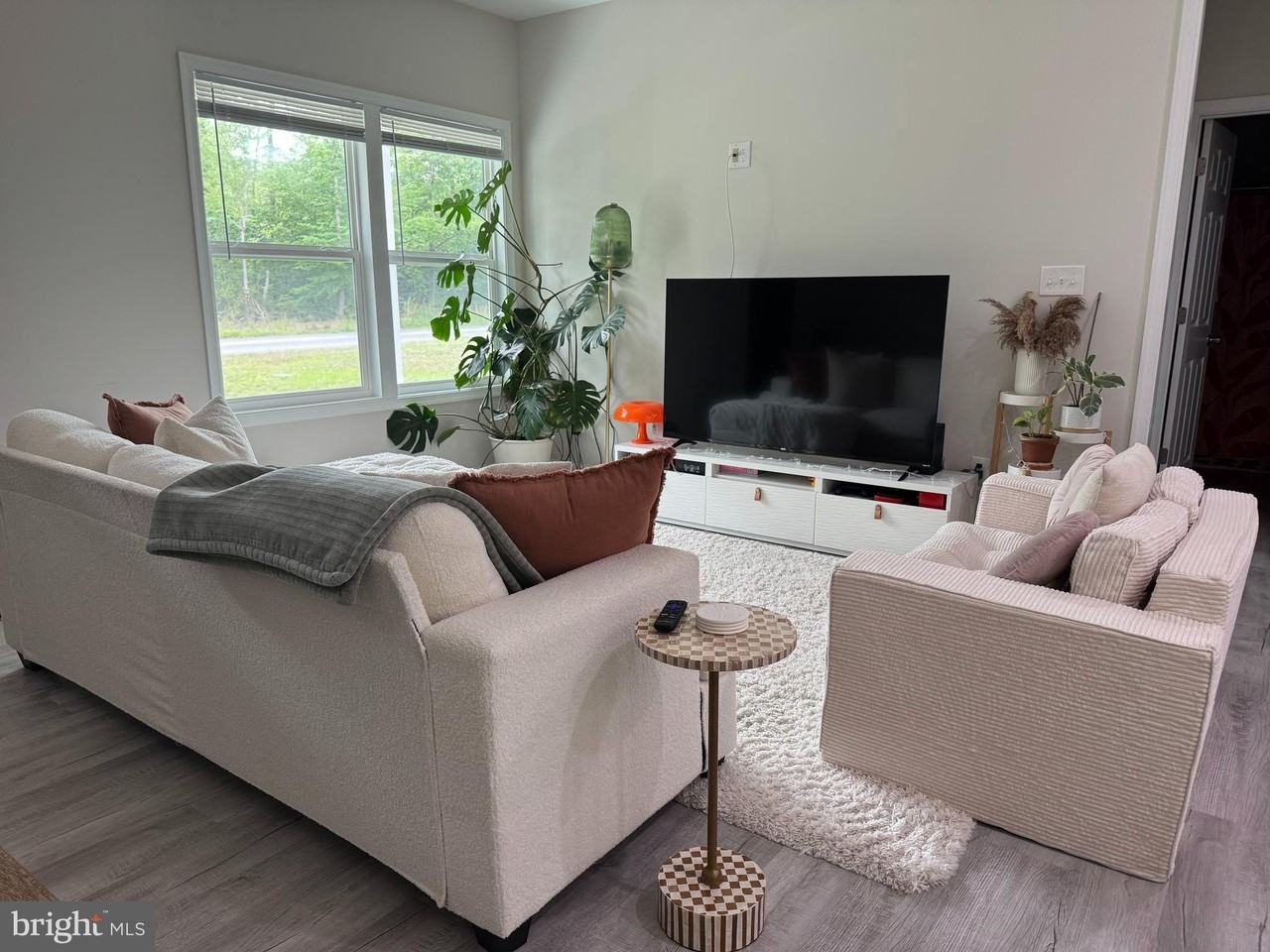 903 Albrough Blvd - Photo 3 of 35
