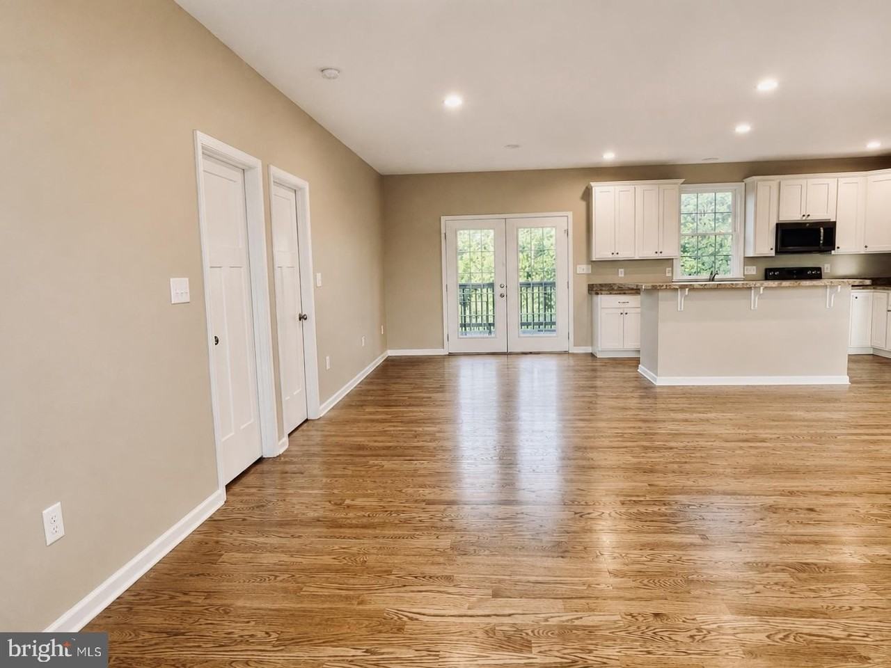 927 Goldmiller Rd - Photo 4 of 14