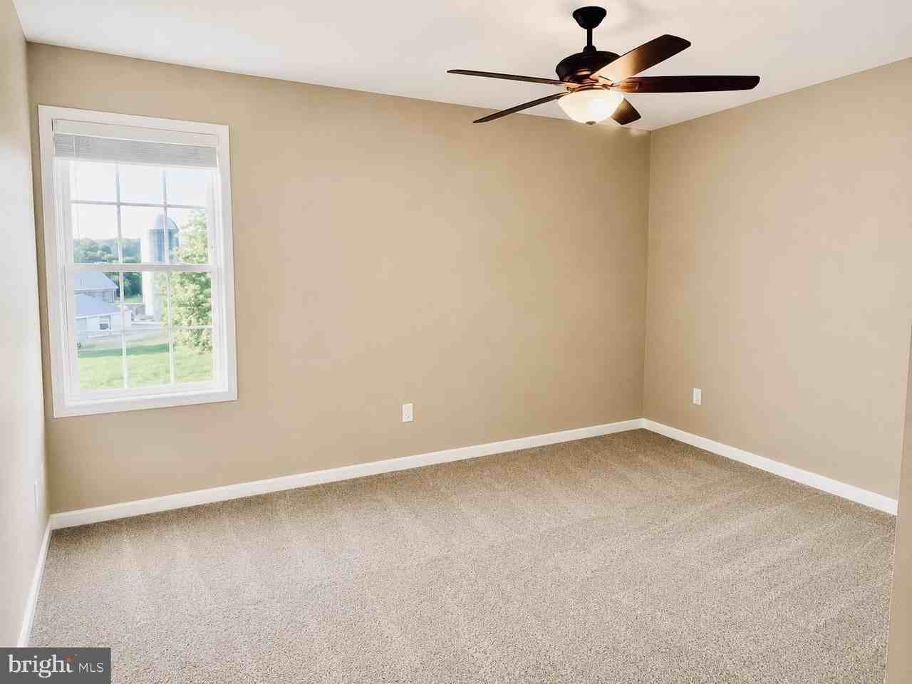 927 Goldmiller Rd - Photo 6 of 14