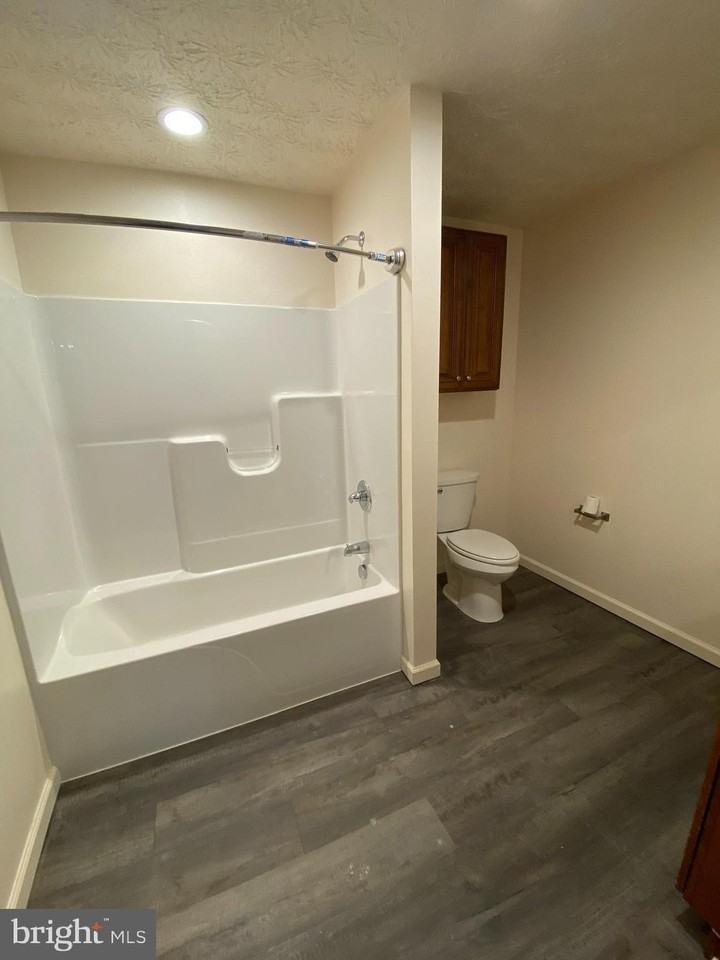 65 Woods Edge Rd #16 - Photo 5 of 10